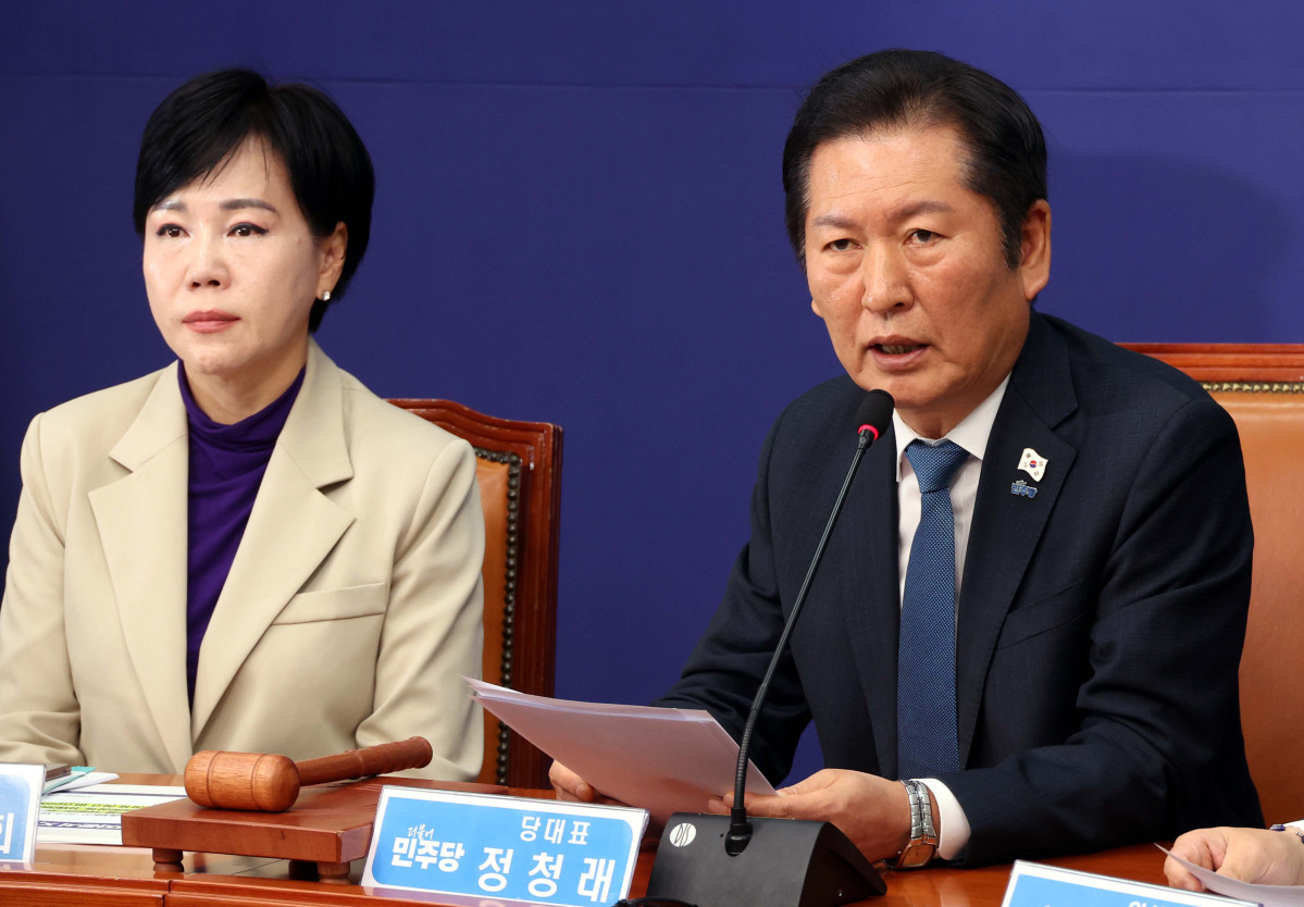 ▲정청래 더불어민주당 대표가 17일 오전 서울 여의도 국회에서 열린 최고위원회의에서 발언을 하고 있다. (사진=뉴시스)