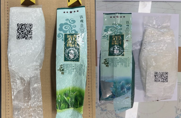 ▲제주 애월읍 해안가에서 발견된 마약 봉지(사진 왼쪽)와 같은 달 15일 경북 포항 해안에서 발견된 마약 봉지.
 (사진제공=제주해경청)