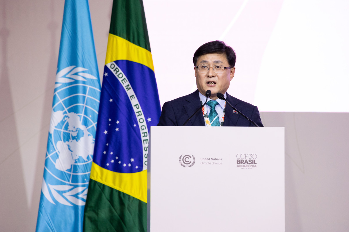 ▲김성환 기후에너지환경부 장관이 17일(현지시간) 브라질 벨렝에서 열리고 있는 '제30차 유엔기후변화협약당사국총회(COP30)'에 참석해 고위급 국가발언을 하고 있다. (사진제공=기후에너지환경부)