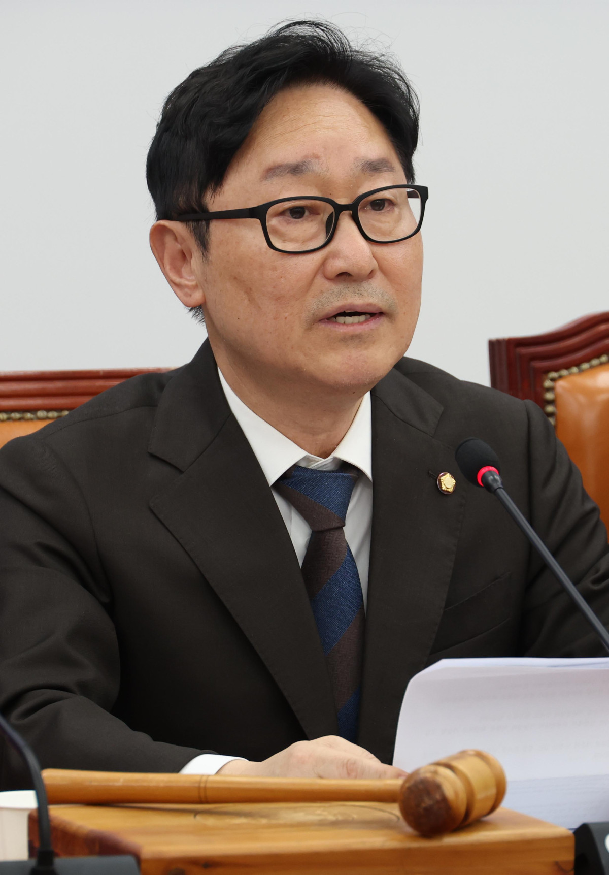 ▲박범계 더불어민주당 중앙선거관리위원장이 14일 오후 서울 여의도 국회에서 열린 제21대 대통령선거 후보자 선출을 위한 제1차 중앙당선거관리위원회의에서 발언을 하고 있다. (사진=뉴시스)