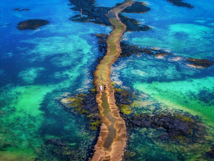 ▲제17회 제주국제사진공모전에서 대상을 수상한 '에메랄드빛 신비의 길' 작품. (사진제공=제주도)