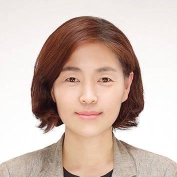 ▲광주시의회가 19일, 겨울방학 석면 해체 공사 예산 보류로 인한 학생 건강 우려를 지적하고 있다. (사진제공=광주시의회)