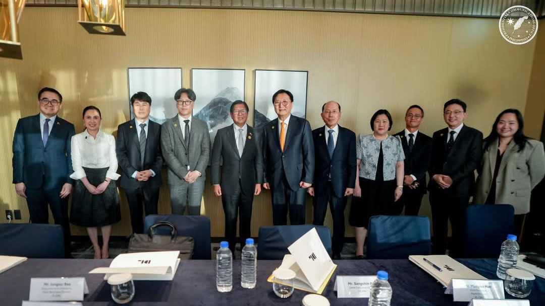 ▲박상신 DL이앤씨 대표 등 주요 경영진이 부산에서 페르디난드 마르코스 주니어 필리핀 대통령과 만났다. (사진제공=DL이앤씨)