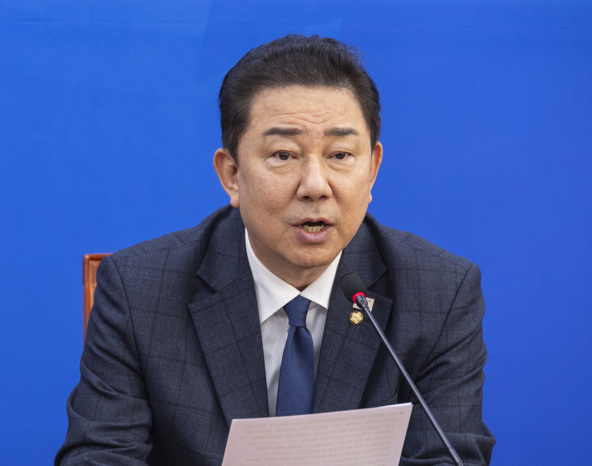 ▲김병기 더불어민주당 원내대표가 18일 국회에서 열린 원내대책회의에서 발언하고 있다. (연합뉴스)