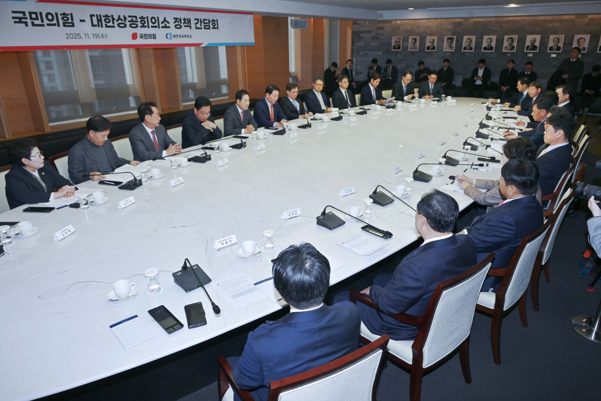 ▲장동혁 국민의힘 대표가 19일 서울 중구 대한상의에서 열린 '국민의힘-대한상공회의소' 정책 간담회에서 모두발언을 하고 있다. 신태현 기자 holjjak@