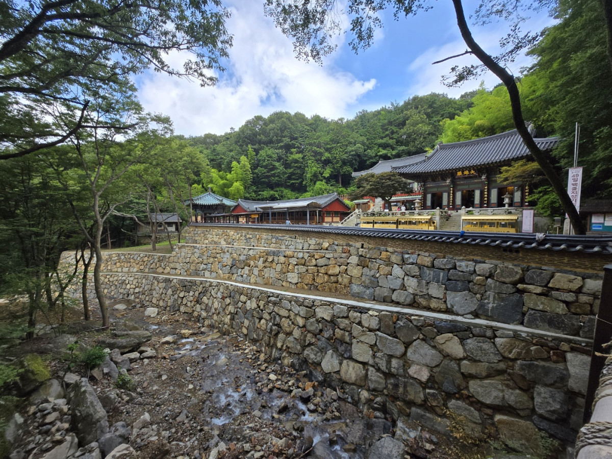 ▲홍룡사 대웅전석축정비 (사진제공=양산시)