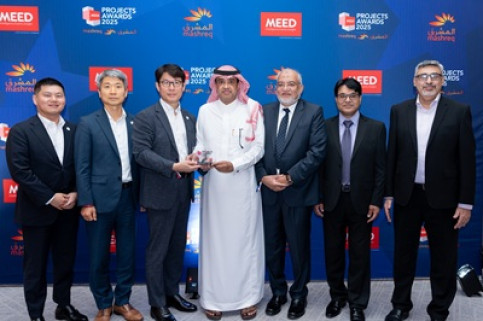 ▲삼성E&A APOC 프로젝트 관계자들이 19일 열린 'MEED 프로젝트상' 시상식에서 기념 촬영을 하고 있다. (사진제공=삼성E&A)