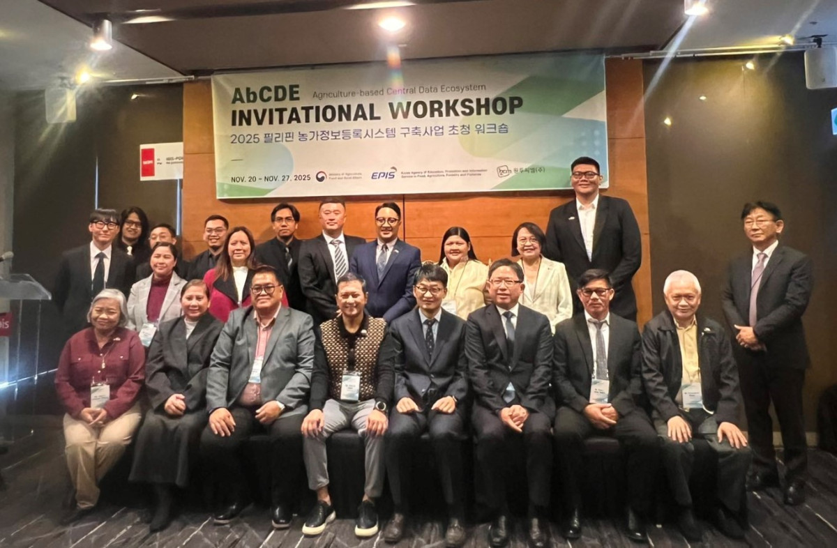 ▲2025 필리핀 농가정보등록시스템 구축사업 초청 워크숍 참석자들이 기념촬영을 하고 있다. (사진제공=농림수산식품교육문화정보원)