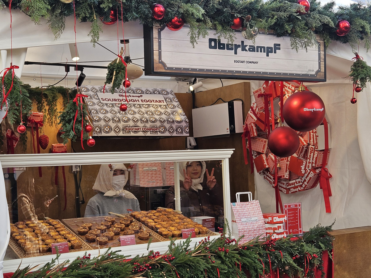 ▲19일 찾은 롯데타운 크리스마스 마켓 내 마련된 식음료 부스 (문현호 기자 m2h@)