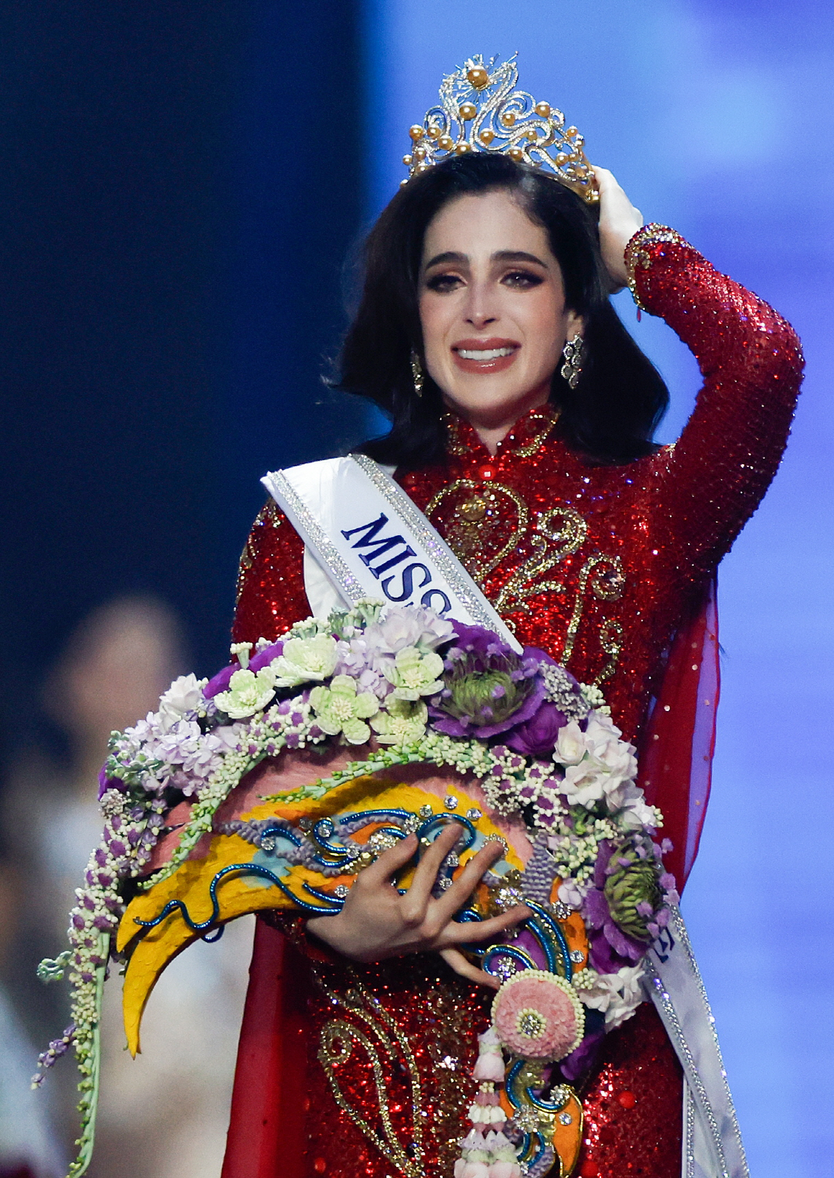 ▲‘미스 멕시코’ 파티마 보쉬가 21일(현지시간) 미스 유니버스에서 왕관을 쓰고 있다.  (방콕/EPA연합뉴스)