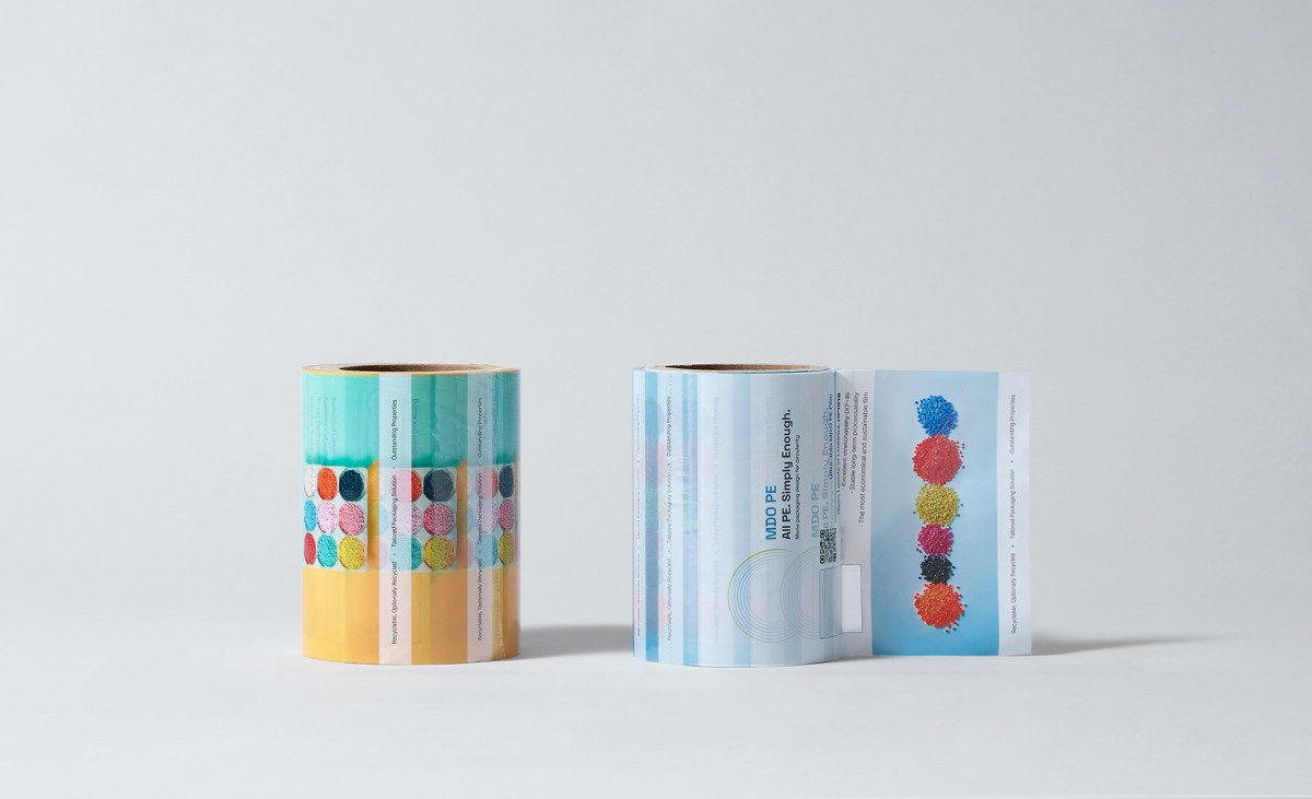 ▲LG화학의 유니커블(UNIQABLE™) 소재로 만든 초박막 필름(MDO PE) 연출사진. (사진= LG화학)