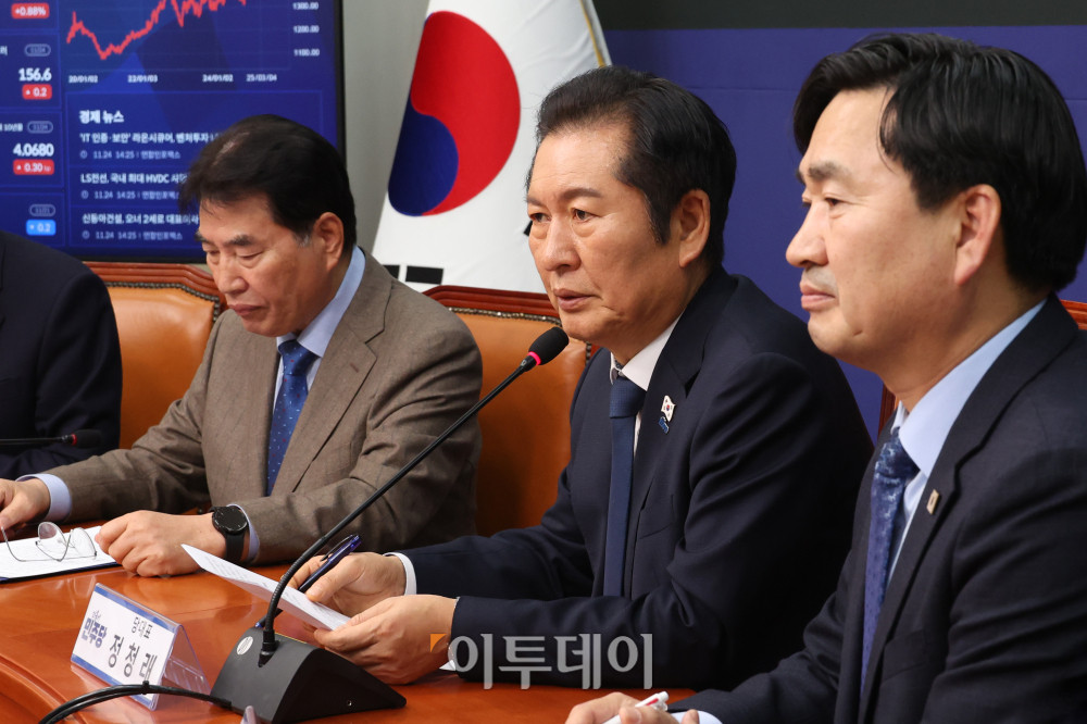 ▲정청래 더불어민주당 대표가 24일 서울 여의도 국회에서 국방안보특별위원회 출범식에서 인사말을 하고 있다. 고이란 기자 photoeran@