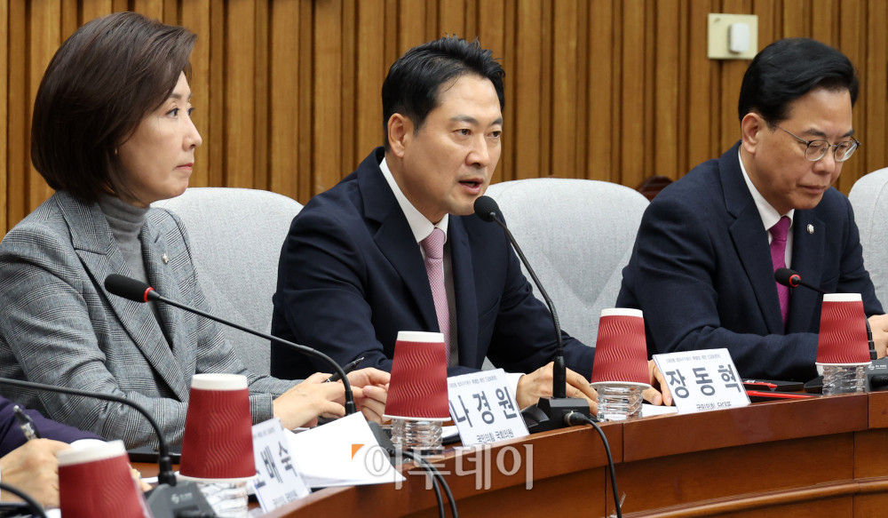 ▲장동혁 국민의힘 대표가 24일 서울 여의도 국회에서 열린 대장동 범죄수익환수 특별법 제정 긴급 토론회에서 축사를 하고 있다. 고이란 기자 photoeran@