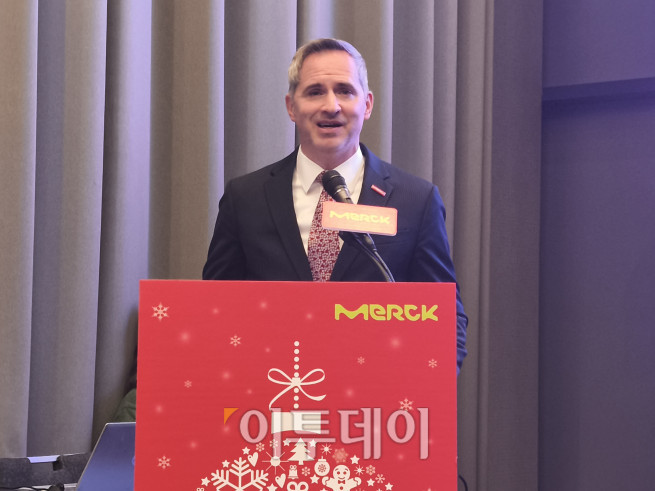 ▲크리스토프 하만(Christoph Hamann) 한국머크 헬스케어 대표가 미디어데이에서 발표하고 있다. (노상우 기자  nswreal@)