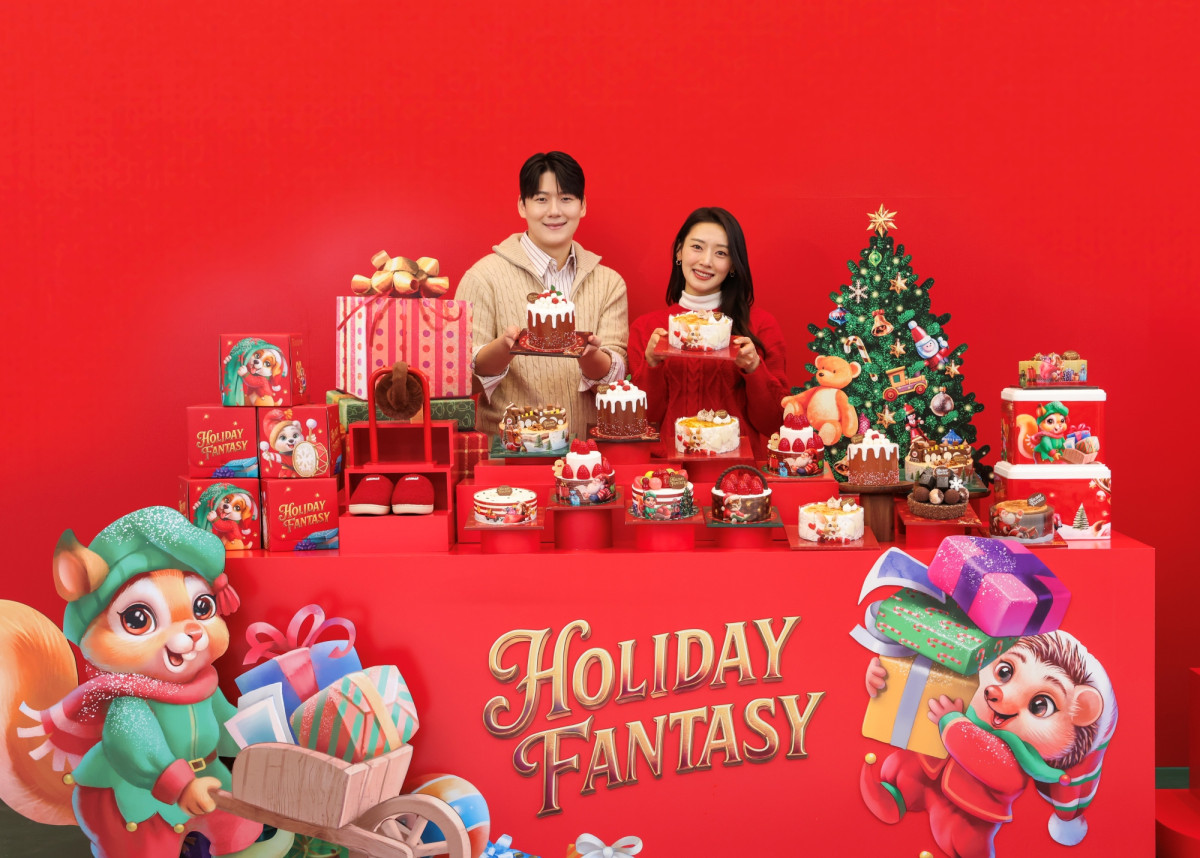 ▲SPC 배스킨라빈스가 24일 ‘워크샵 by 배스킨라빈스’에서 2025년 크리스마스 캠페인 ‘홀리데이 판타지’를 공개하고, 크리스마스 케이크 18종을 선보였다. (사진제공=SPC 배스킨라빈스)