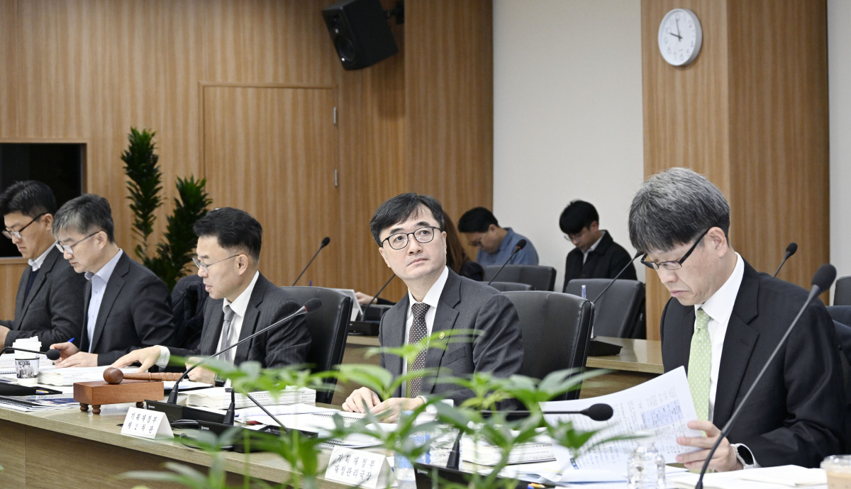 ▲임기근 기획재정부 차관이 11월 25일 오전 서울 영등포구 한국수출입은행에서 열린 '제5회 민간투자사업심의위원회 본회의'를 주재, 모두발언을 하고 있다. (기획재정부)