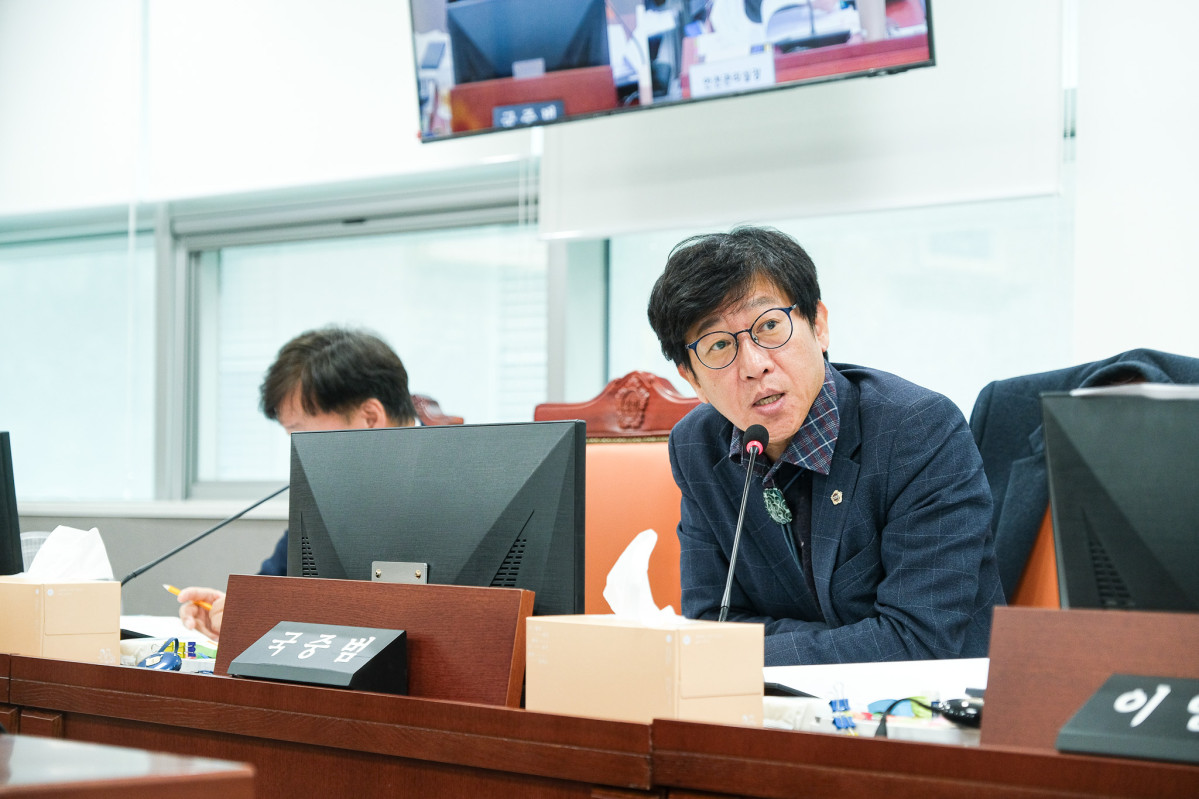 ▲국중범 경기도의회 의원이 안전행정위원회 예산심의 자리에서 발언하고 있다. (경기도의회)