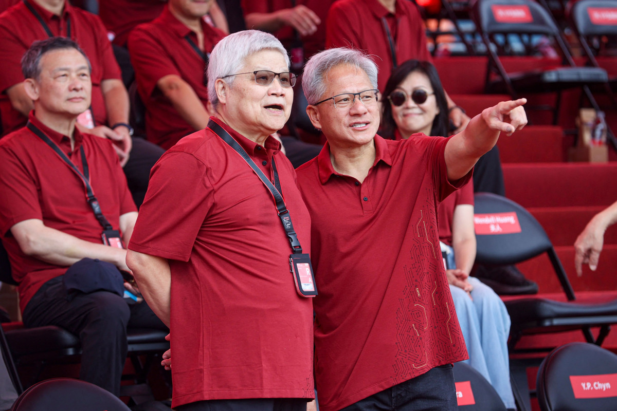 ▲웨이저자 TSMC  CEO와 젠슨 황 엔비디아 CEO.  (AFP연합뉴스)