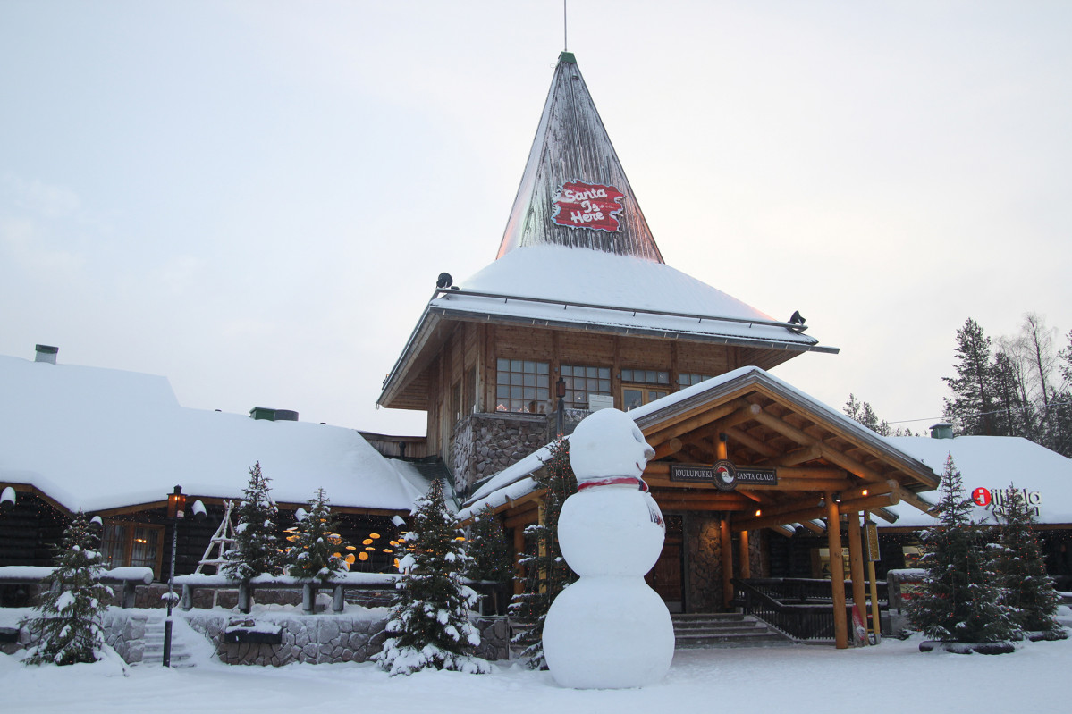 ▲로바니에미의 중앙 우체국.(하나투어)