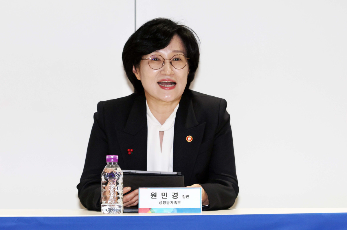 ▲원민경 성평등가족부 장관이 26일 서울 용산구 리움미술관에서 열린 성평등가족부-삼성재단-한국청소년활동진흥원의 ‘청소년 방과후 활동 활성화를 위한 업무 협약식’에서 인사말을 하고 있다. 신태현 기자 holjjak@