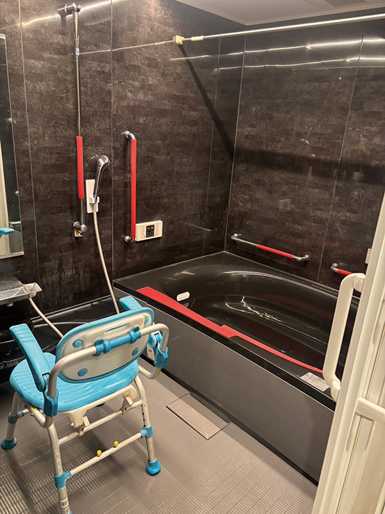 ▲라스베가스 가라오케 룸과 목욕탕 시설(신미화 교수)