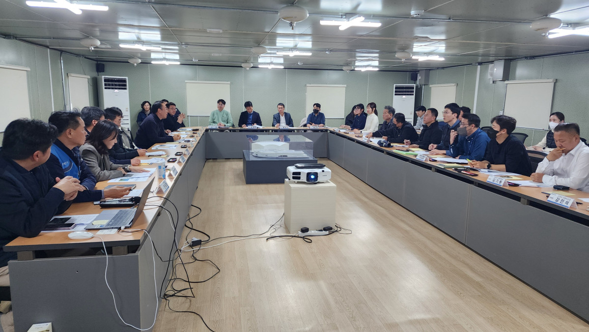 ▲산림청은 26일 전북특별자치도 새만금 농생명용지와 배후도시용지 일대에서 제6차 새만금 수목관리협의회를 개최했다. (사진제공=산림청)