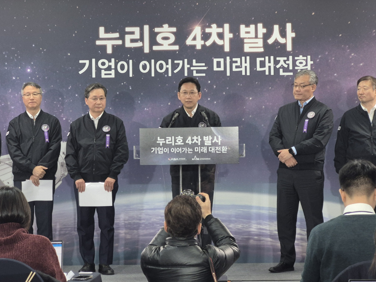 ▲배경훈 과기정통부 장관이 27일 전남 고흥 나로우주센터에서 누리호 발사 성공 브리핑을 하고 있다. (김연진 기자 yeonjin@)