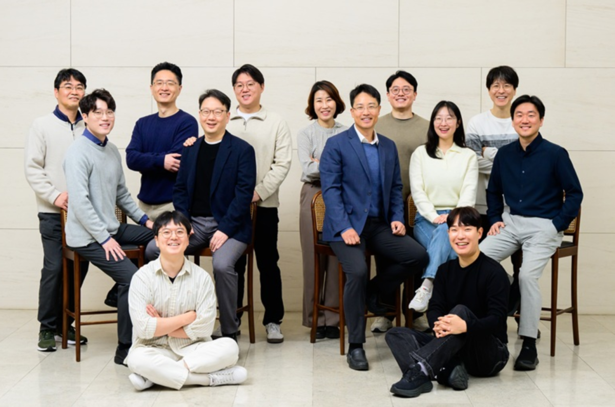 ▲논문에 참여한 삼성전자 SAIT 연구진 (사진제공=삼성전자)