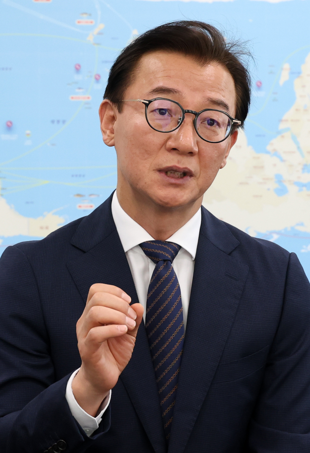 ▲전재수 해양수산부 장관이 21일 서울 포스트타워마포에 위치한 사무실에서 이투데이와 인터뷰를 하고 있다. 고이란 기자 photoeran@ (이투데이DB)