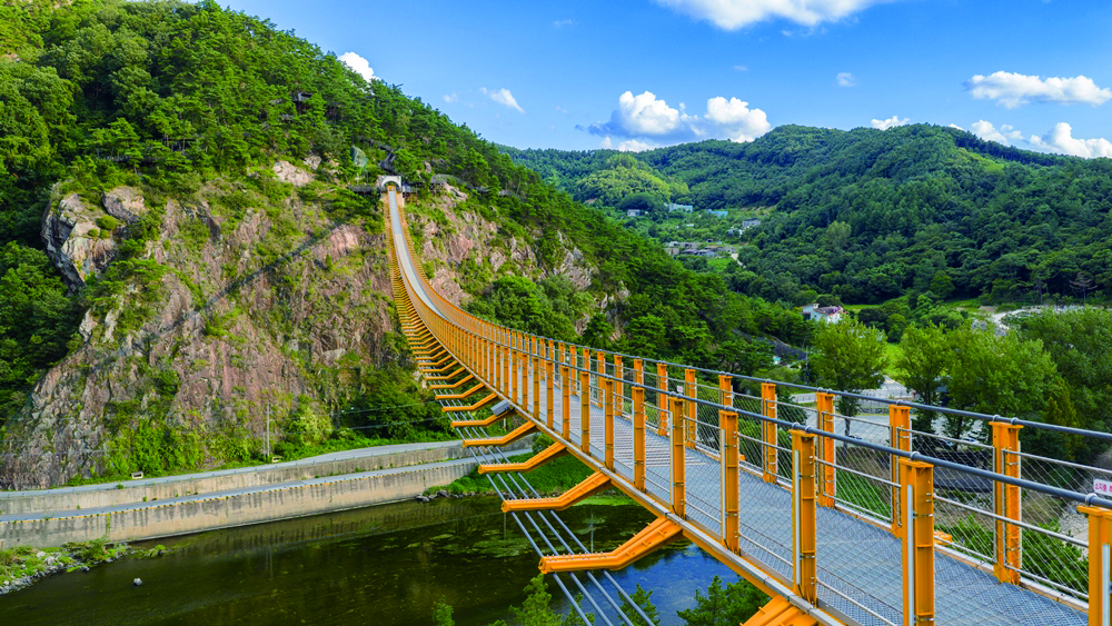 ▲월영산 출렁다리.(충남문화관광재단)
