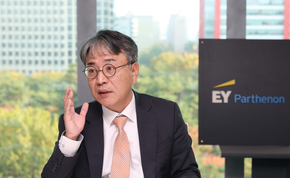 ▲김남형 EY한영 전무가 서울 여의도 EY한영에서 이투데이와 인터뷰를 갖고 있다. 신태현 기자 holjjak@ (이투데이DB)