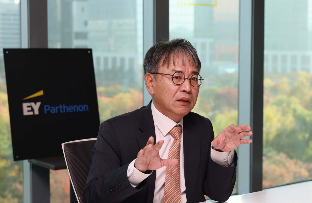 ▲김남형 EY한영 전무가 서울 여의도 EY한영에서 이투데이와 인터뷰를 갖고 있다. 신태현 기자 holjjak@ (이투데이DB)