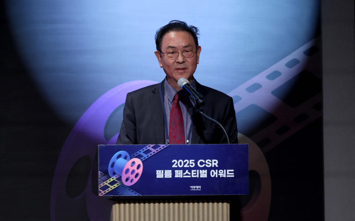 ▲27일 서울 강남구 더 웨스틴 서울 파르나스 호텔에서 열린 '2025 CSR 필름 페스티벌 어워드’에서 이종재 이투데이그룹 부회장이 폐회사를 하고 있다. 경제신문 이투데이가 주최한 이 행사는 한 해 동안 사회적 가치 창출을 위한 CSR 활동 발자취를 공모하고 그 업적을 격려하기 위해 마련된 자리로 2012년 첫걸음을 내디뎌 올해로 14회째를 맞이했다. 신태현 기자 holjjak@