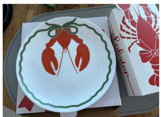 ▲써브웨이가 '랍스터 샌드위치' 구매 고객에게 선착순으로 제공하는 접시. (뉴시스)