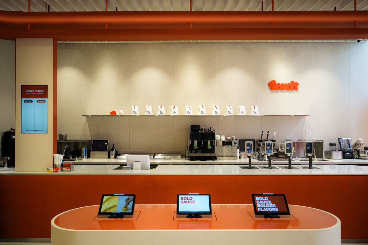 ▲소싯 매장 내부. (사진제공=교촌에프앤비)