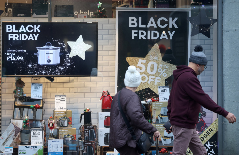 ▲블랙프라이데이 직구 준비물·관세·배대지 등 체크리스트 필요, 나이키·아디다스·뉴발란스·애플·삼성 등 전자제품 관심 집중 (로이터/연합뉴스)