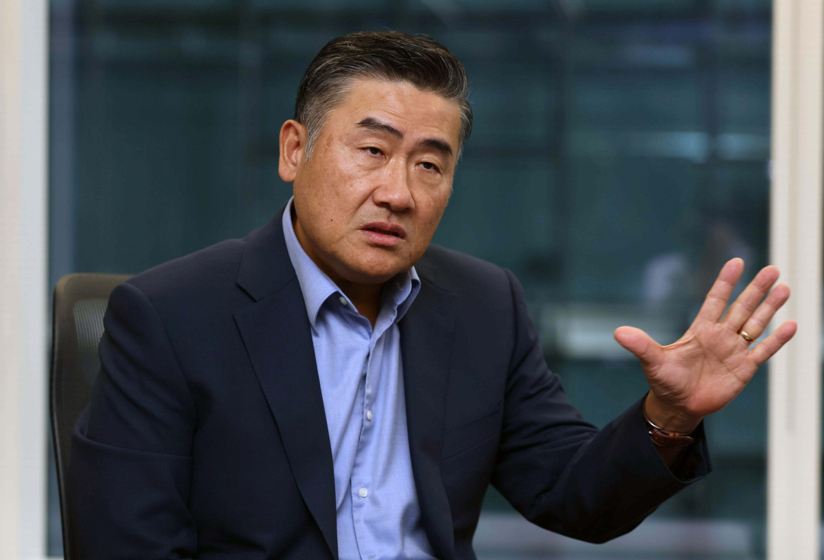 ▲존킴 안두릴인더스트리즈코리아 대표가 25일 서울 중구 안두릴코리아에서 이투데이와 인터뷰를 갖고 있다.  (신태현 기자 holjjak@)