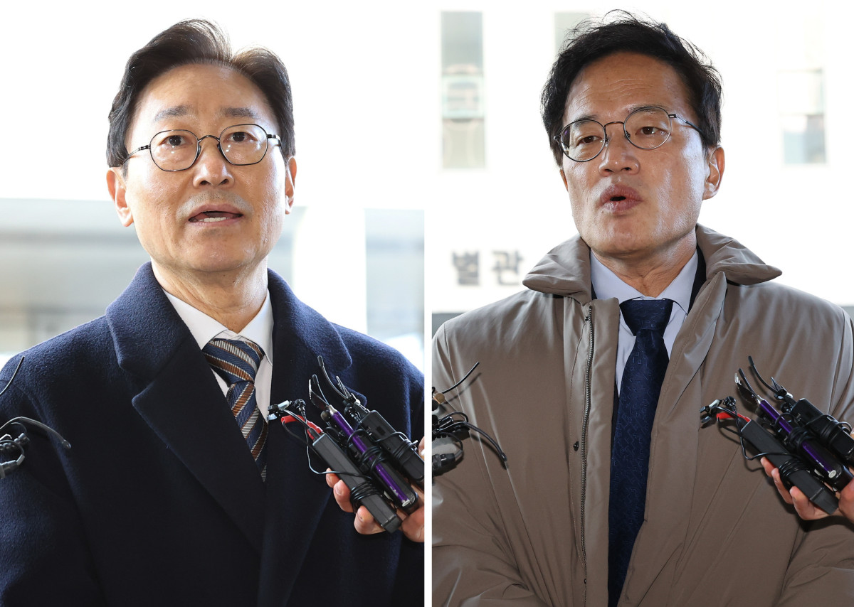 ▲ 더불어민주당 박범계(왼쪽)·박주민 의원이 28일 서울 양천구 서울남부지방법원에서 열린 국회 패스트트랙(신속처리안건) 충돌 사건 관련 결심공판에 각각 출석하며 취재진의 질문에 답하고 있다. (뉴시스)