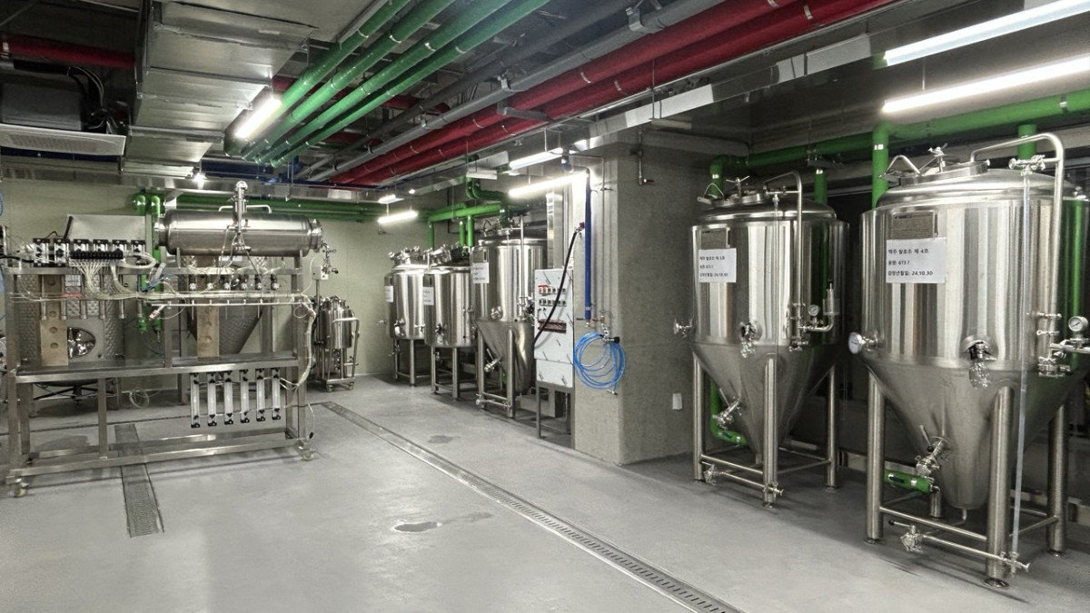 ▲소규모 수제양조가 이뤄지는 박봉담 양조장. (사진=연희진 기자)