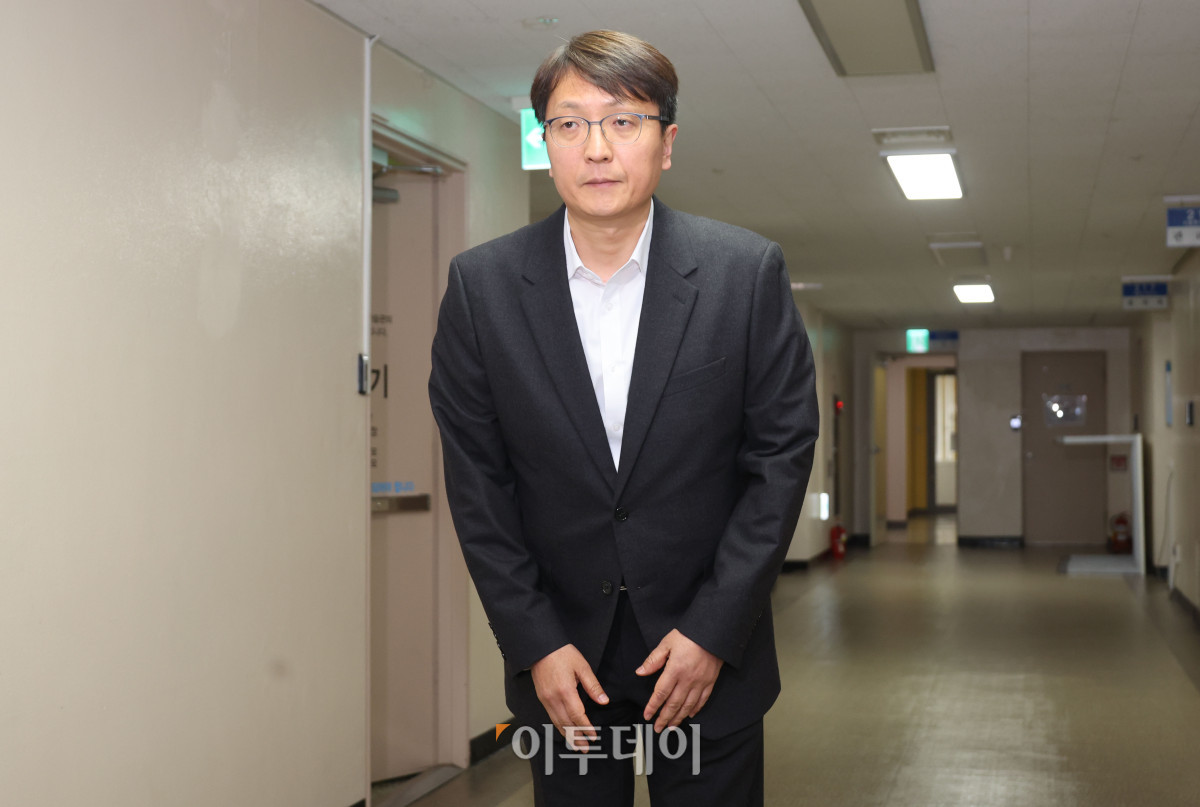 ▲박대준 쿠팡 대표가 30일 서울 종로구 정부서울청사에서 열린 쿠팡 관련 긴급 관계부처 장관회의에 참석하며 사과 의사를 표명하고 있다. 조현호 기자 hyunho@