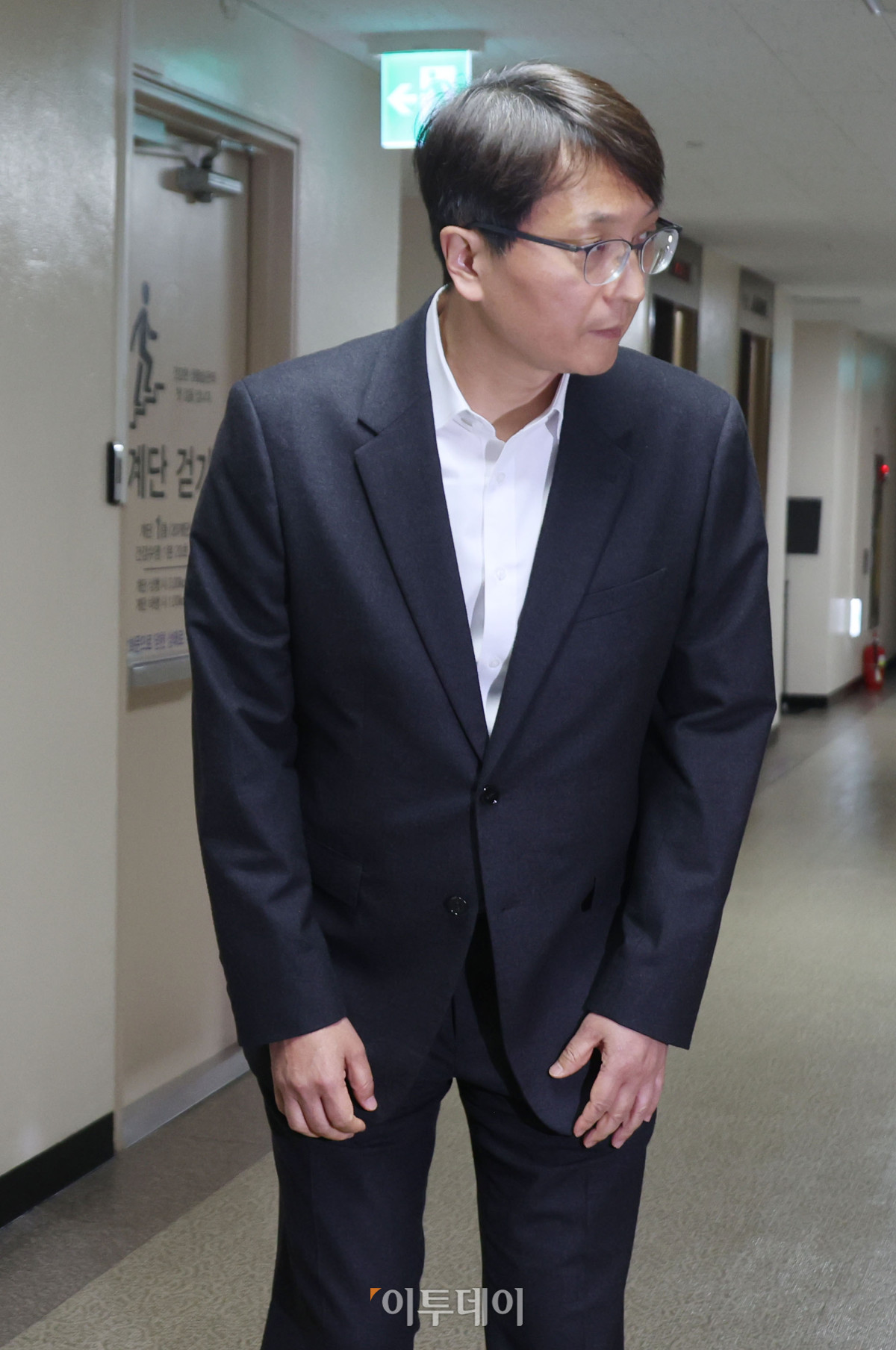 ▲박대준 쿠팡 대표가 30일 서울 종로구 정부서울청사에서 열린 쿠팡 관련 긴급 관계부처 장관회의에 참석하며 사과 의사를 표명하고 있다. 조현호 기자 hyunho@