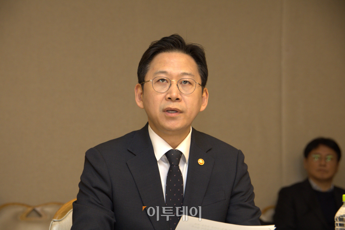 ▲배경훈 부총리 겸 과학기술정보통신부 장관이 30일 서울 종로구 정부서울청사에서 열린 쿠팡 관련 긴급 관계부처 장관회의에서 모두발언을 하고 있다. 조현호 기자 hyunho@