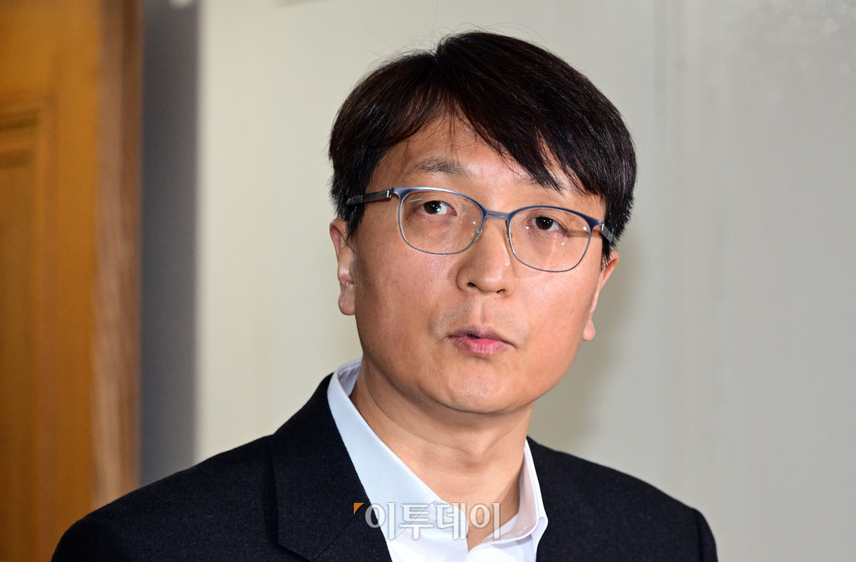 ▲박대준 쿠팡 대표가 지난달 30일 서울 종로구 정부서울청사에서 열린 쿠팡 관련 긴급 관계부처 장관회의를 마친 뒤 취재진의 질문에 답하고 있다. 조현호 기자 hyunho@