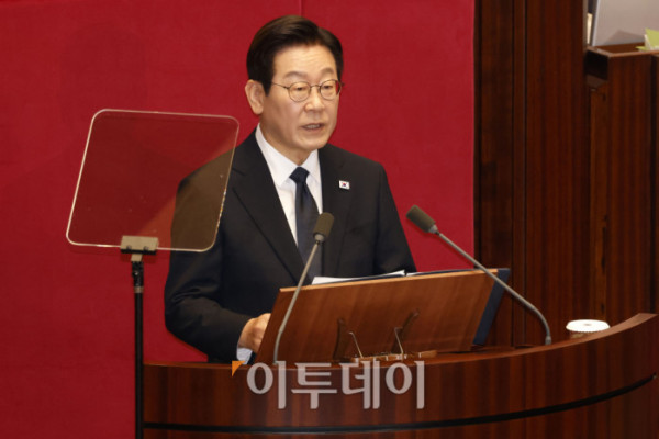 ▲이재명 대통령이 4일 서울 여의도 국회 본회의에서 내년도 정부 예산안에 대한 시정연설을 하고 있다. 고이란 기자 photoeran@