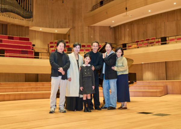 ▲쟝-기엔 케라스 내한 공연에 참석한 조영욱 음악감독, 염혜란, 주인영, 최소율(사진제공=CJ ENM)