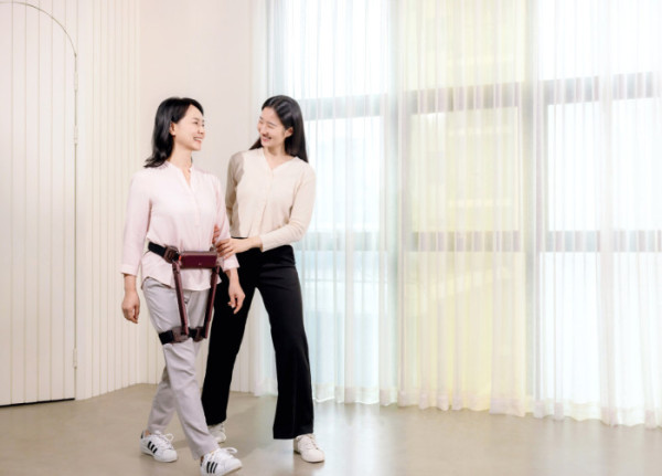 ▲위로보틱스의 보행보조로봇인 윔(WIM)(사진=위로보틱스 제공)