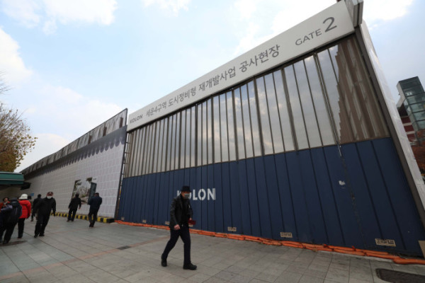 ▲유네스코 세계유산인 종묘 인근 세운4구역 재개발 사업과 관련해 국가유산청과 서울시의 갈등이 심화되고 있다. 사진은 20일 서울 종로구 세운4구역 재개발 사업지. 신태현 기자 holjjak@