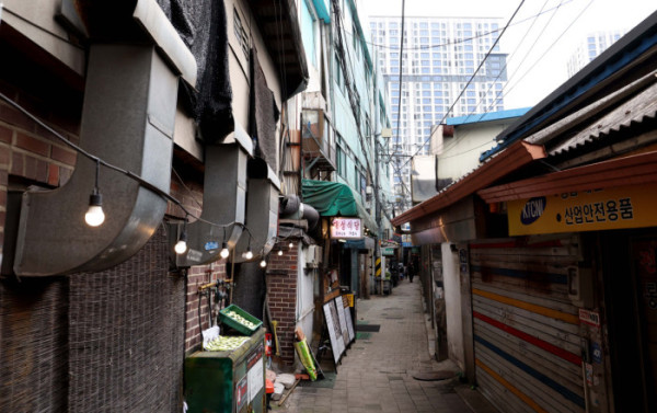 ▲유네스코 세계유산인 종묘 인근 세운4구역 재개발 사업과 관련해 국가유산청과 서울시의 갈등이 심화되고 있다. 사진은 20일 서울 종로구 세운상가 인근. 신태현 기자 holjjak@