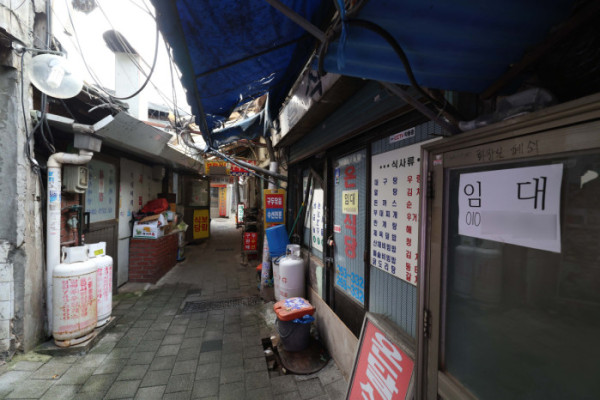 ▲유네스코 세계유산인 종묘 인근 세운4구역 재개발 사업과 관련해 국가유산청과 서울시의 갈등이 심화되고 있다. 사진은 20일 서울 종로구 세운상가 인근. 신태현 기자 holjjak@