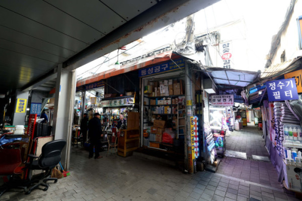 ▲유네스코 세계유산인 종묘 인근 세운4구역 재개발 사업과 관련해 국가유산청과 서울시의 갈등이 심화되고 있다. 사진은 20일 서울 종로구 세운상가 인근. 신태현 기자 holjjak@